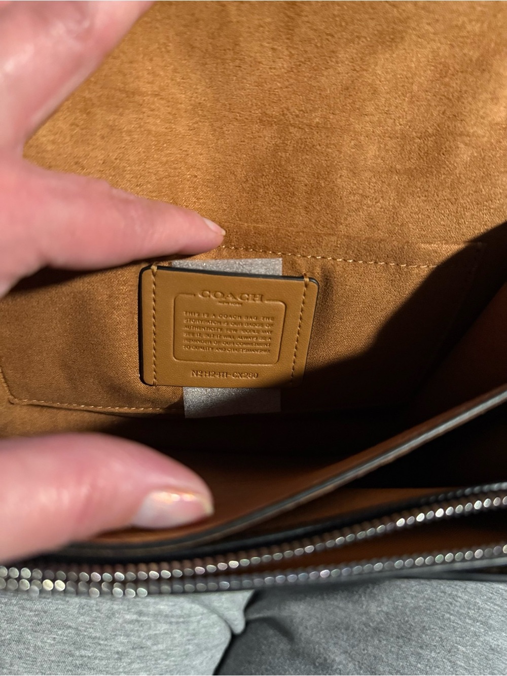 Coach Klare crossbody in pebble leather with rivet detailing - Picture 8 of 12